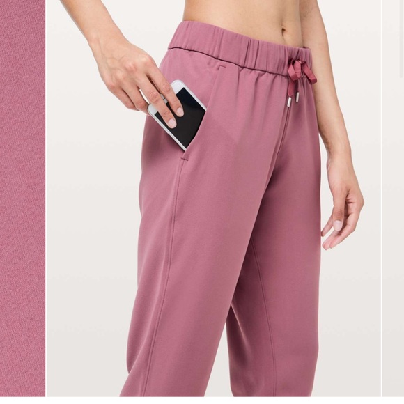 - Lululemon On The Fly Jogger
Misty Merlot - Picture 3 of 10
